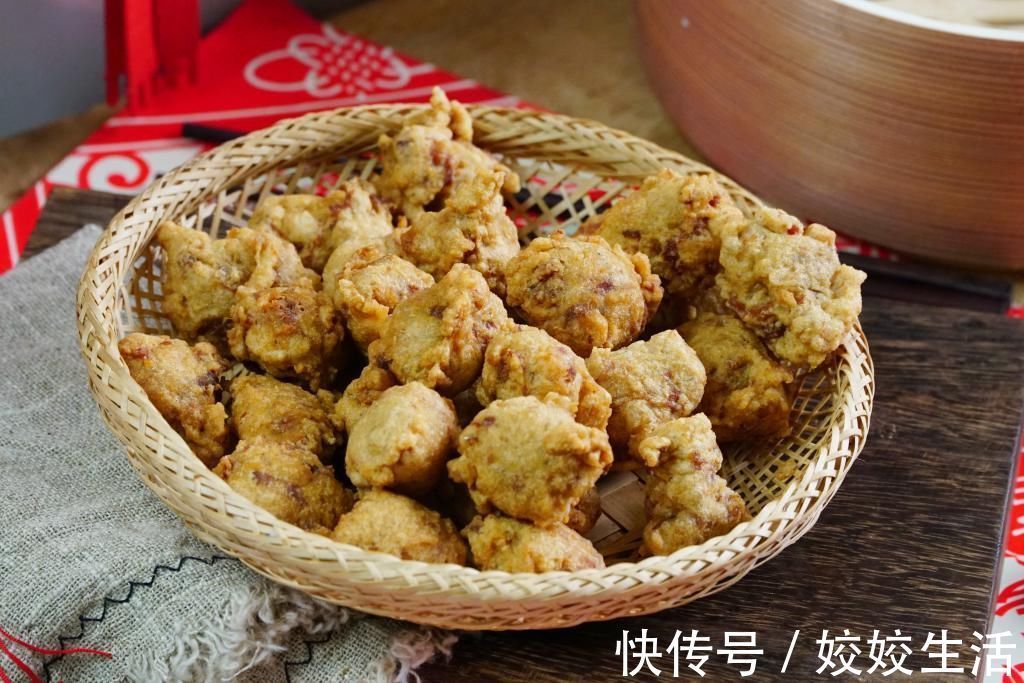 炸肉丸子时，切记“2用2不用”，丸子酥香松软，久放也不变硬