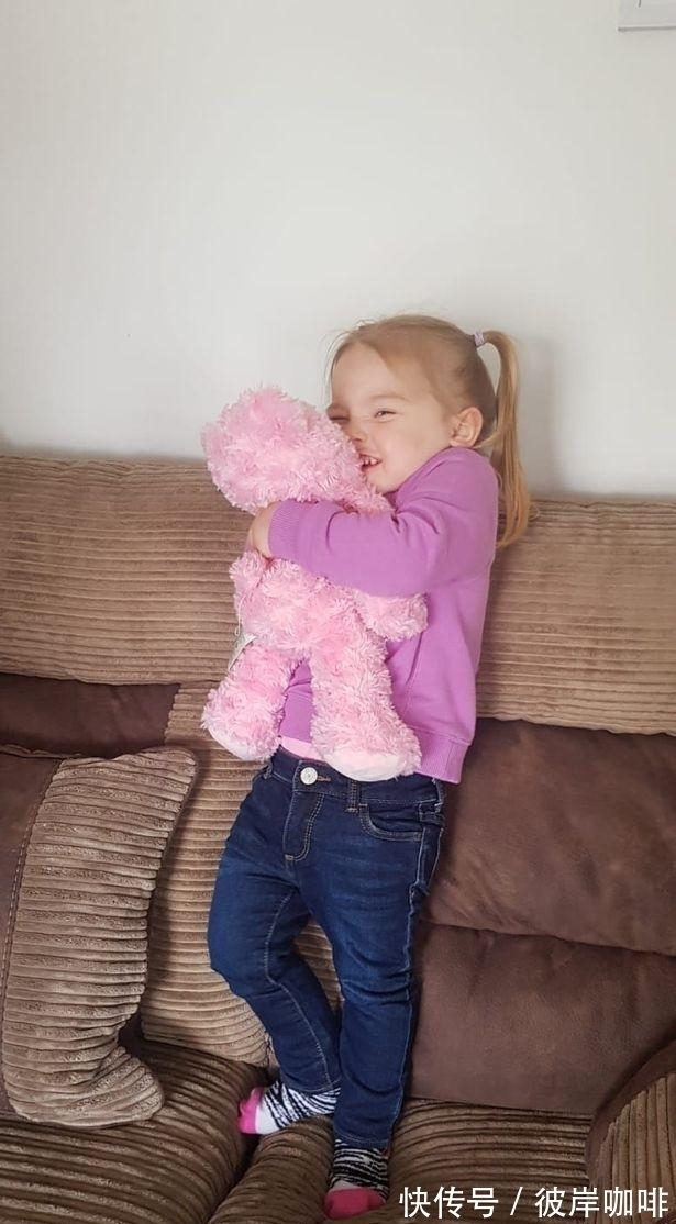 艾玛|两岁女孩的泰迪熊“妈妈”,有妈妈的香水味,换一种方式陪伴你