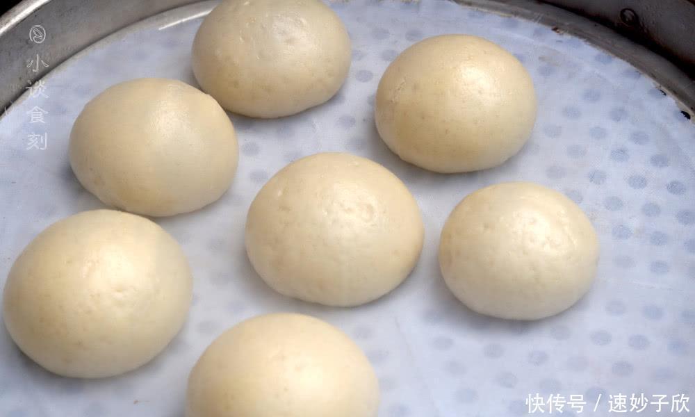 馒头|蒸馒头时,光放酵母就错了,教你正确做法,一次成功香软又蓬松
