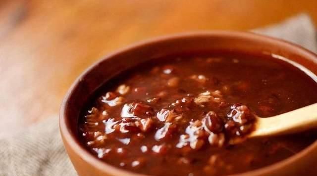 黑米粥怎么煮好吃？秘訣在這里，這樣煮軟糯可口，喝起來唇齒留香
