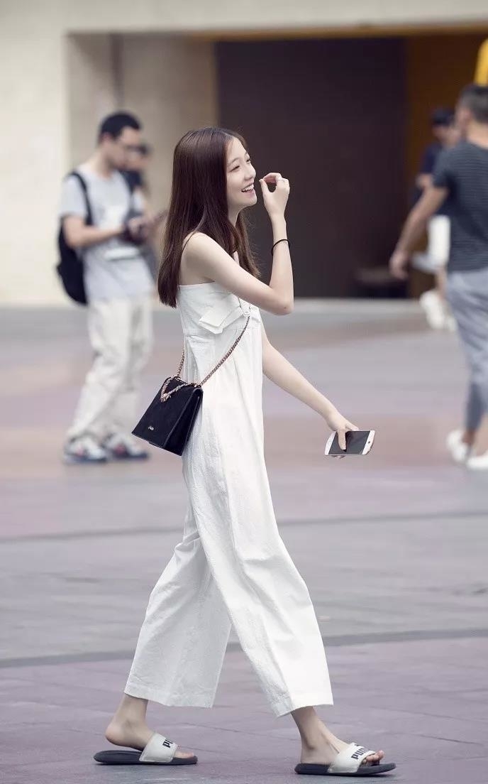 路人 街拍路人,优雅娴静有气场的穿搭参考,让你成为一道美丽风景
