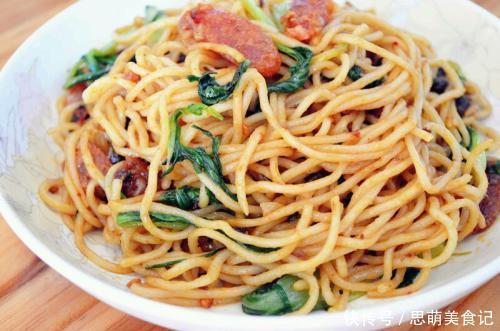 挂面|炒面没有太多讲究,一把挂面轻松解决,好吃不油,容易上手