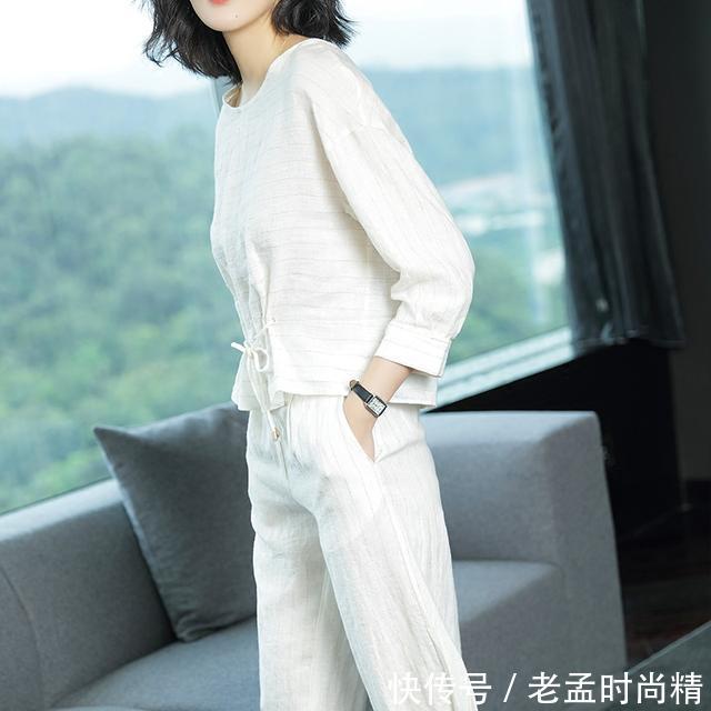 显瘦|白领必备性价比高的妃之影两件套,时尚大气还上档次