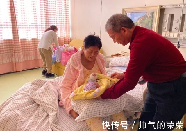 夫妻|“天赐宝宝”已两岁,两夫妻曾回应吃喝不愁,现在利用孩子挣钱