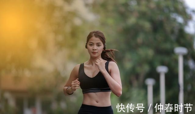 多运动长寿?提醒:不管男女,50岁后做好5件事,或比运动重要