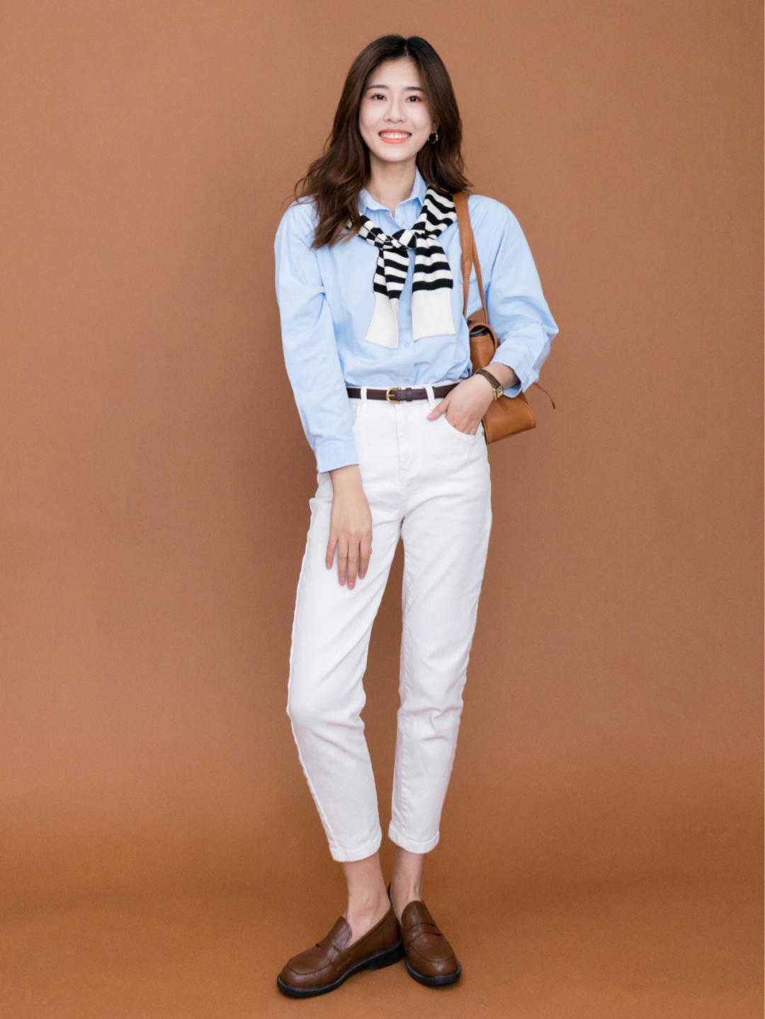 风格|秋季,基础款怎么穿出高级感?外套搭配碎花裙清新减龄,优雅随性