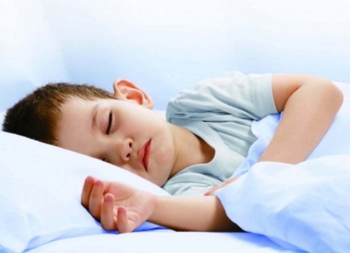 身高|别让孩子经常这样睡觉,会损害身高发育,很多家长都不了解