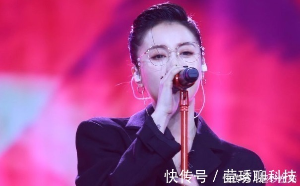 她在参加中国好声音成名后，嫁给爱奇艺总裁，今30岁成人生赢家