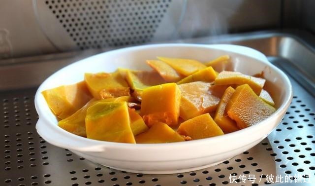 南瓜馒头这样蒸,又香又软抢着吃,时间短口感好,全家都喜欢