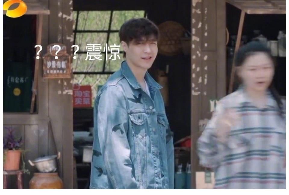 艺兴|张艺兴第一次见到金婧这样，做作又有点可爱的女生，整期节目嘴巴就没合上过