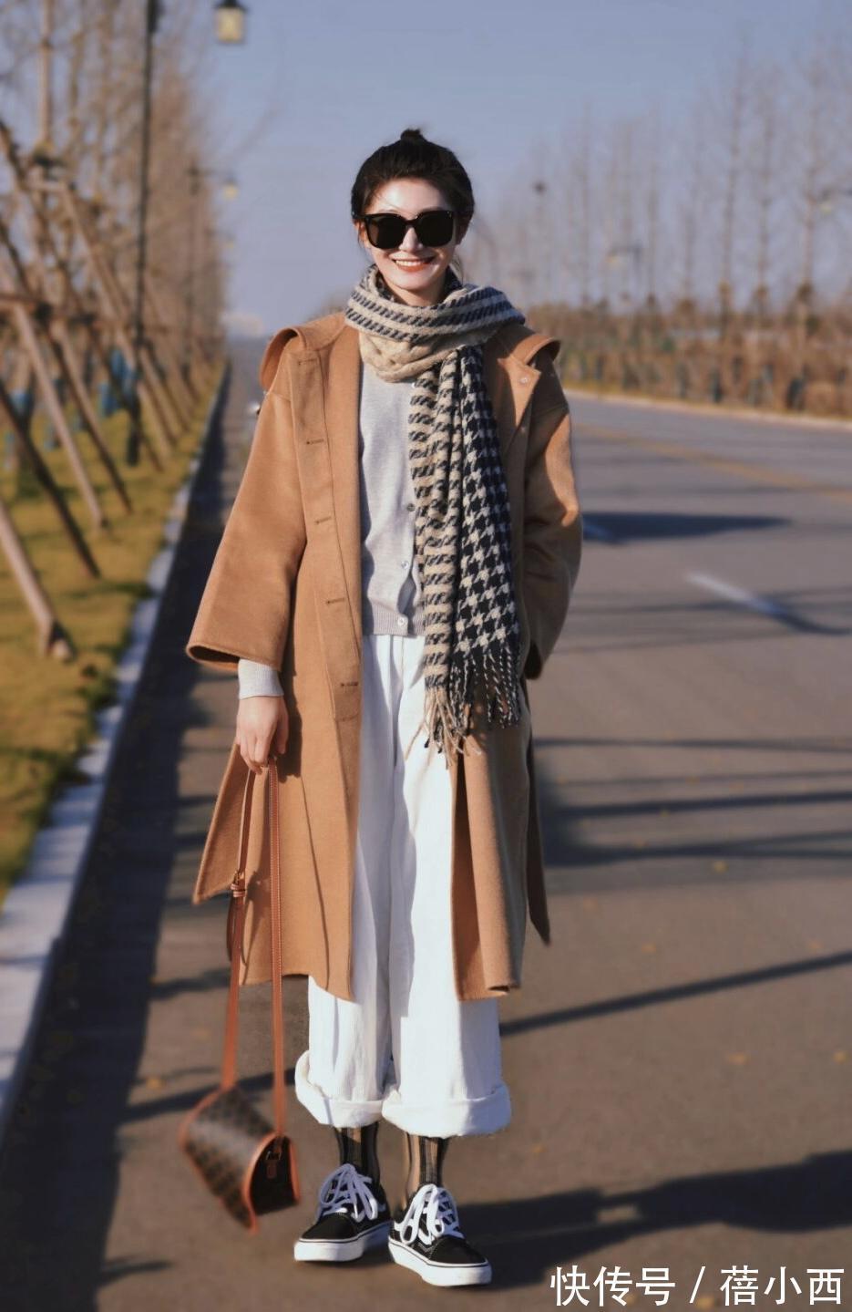 清爽|三四十岁的女性会穿“长款大衣”更优雅,搭配裤子、半身裙,真美