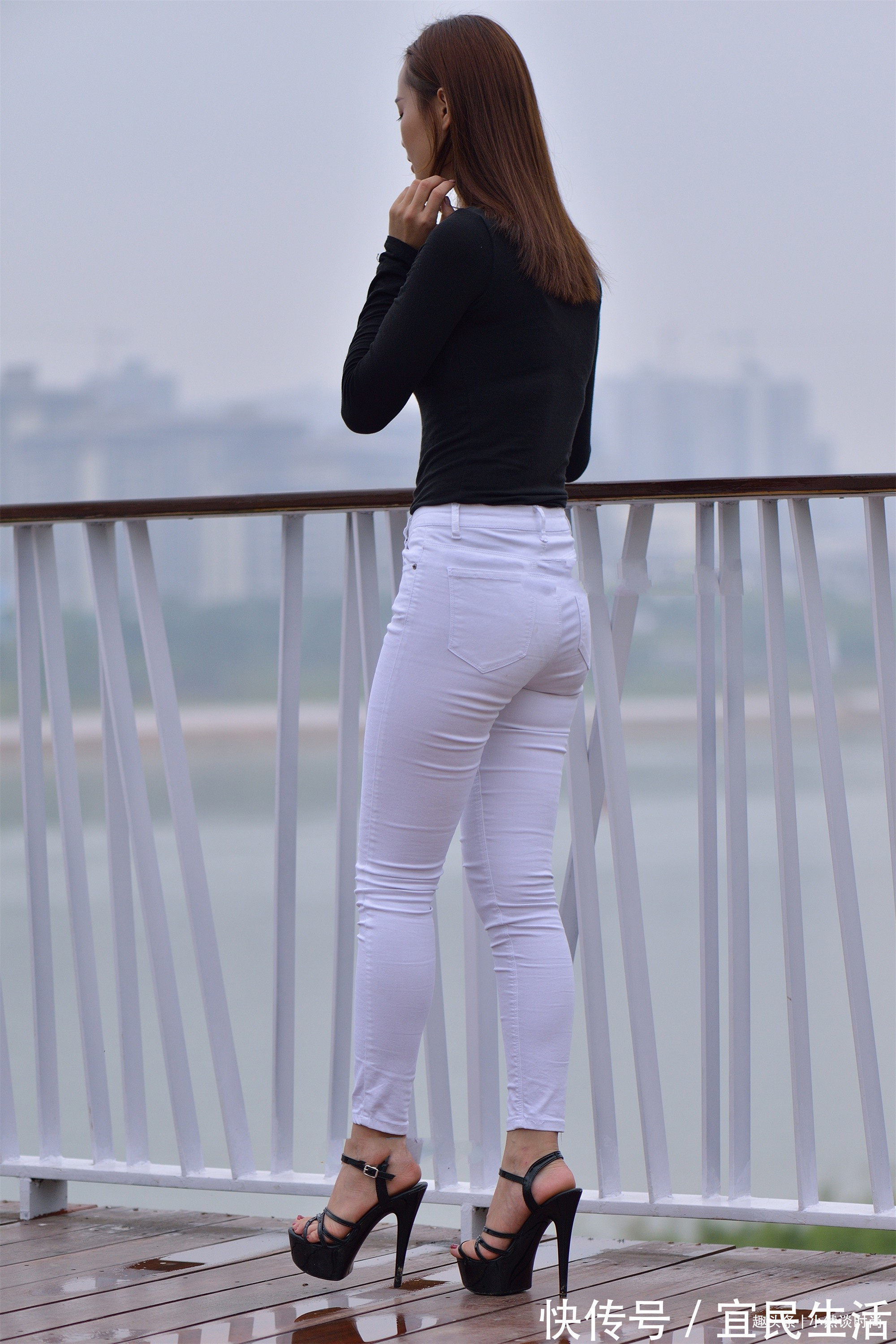 黑白 怎么会有这么清纯的妹妹!虽然有点小肚子,一点不妨碍高贵的气息