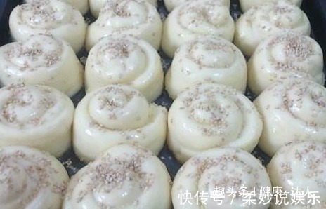 往红薯里加一个鸡蛋,不用烤箱,不用油炸,比面包好吃