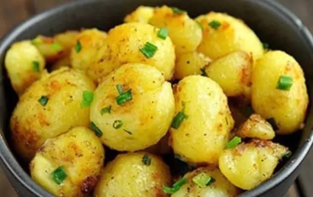 家常菜推荐：孜然椒盐小土豆、水煮鱼片、麻辣水煮鱼片的做法