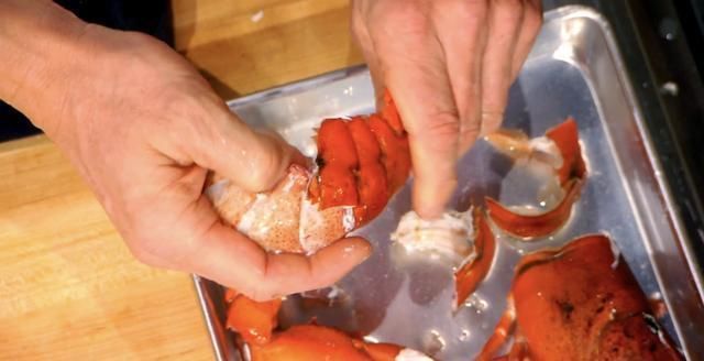 米其林|米其林大厨戈登拉姆齐,完美无痛拆龙虾肉,只需7步骤轻松上手