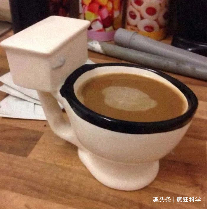 高跟鞋&一组脑洞大开的奇葩设计,最后那只尺寸巨大的袜子是给谁穿的