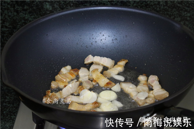 苦瓜这食材，很多人不爱，这样炒，软嫩甘甜，清热解毒减脂肪