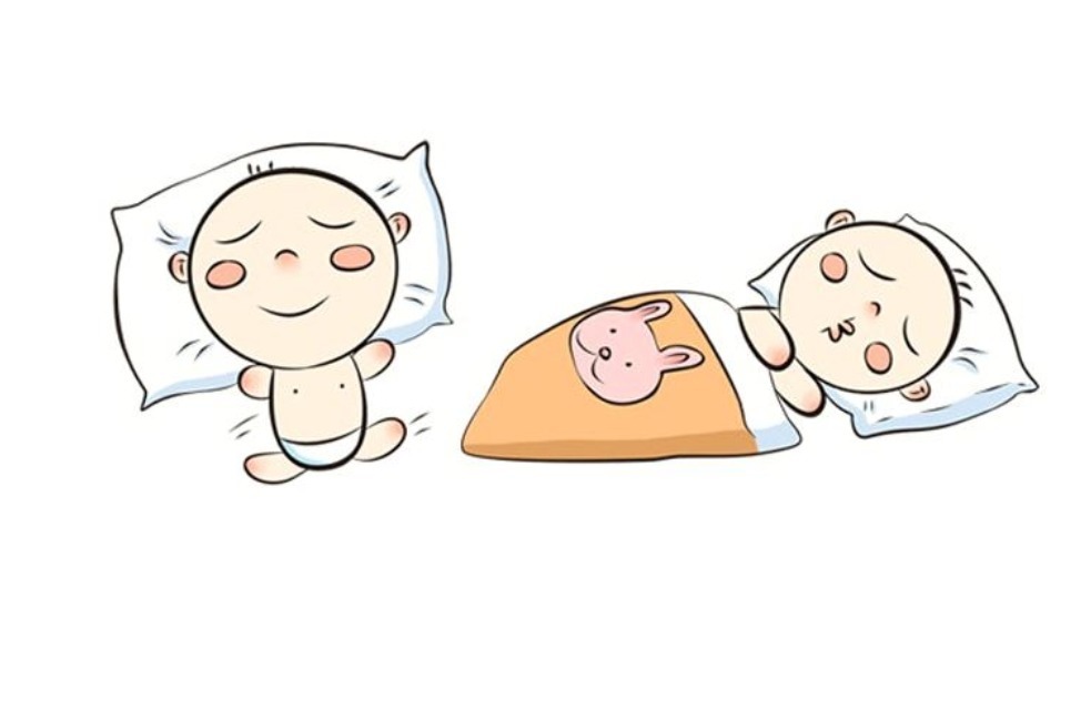 发育|1岁内宝宝,3种睡姿会影响骨骼发育,父母要纠正,别让孩子长不高