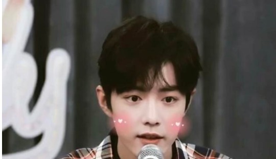 肖战参加活动,被质疑蹭热度,仔细一看却发现黑子在帮他