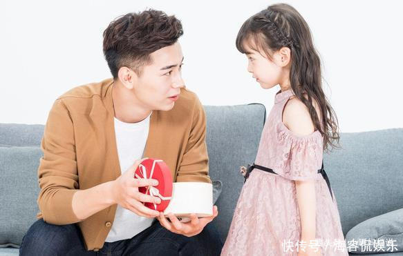 爸爸|“女儿太漂亮”,竟成了全家人累赘,爸爸看孩子越长越好看就心烦