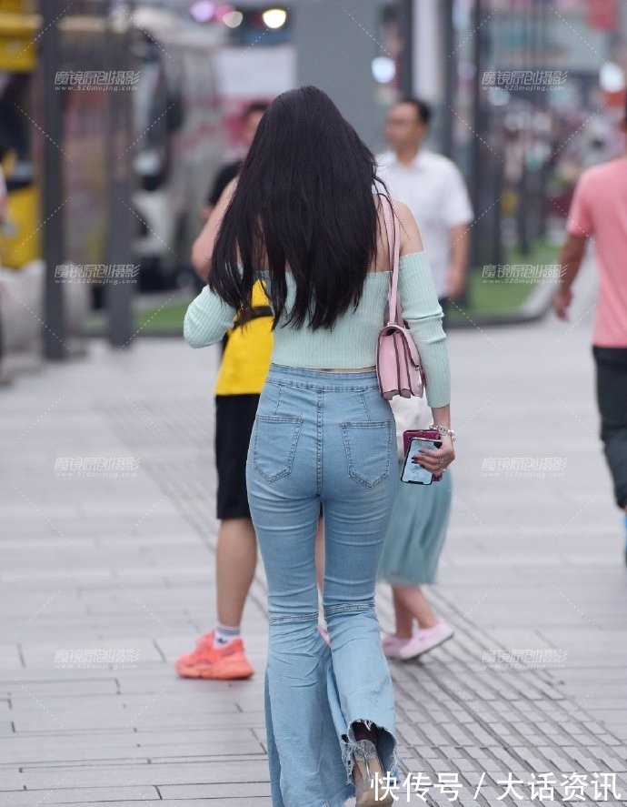 小姐姐 喇叭裤是不可能过时的，这辈子都不会过时的