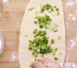 葱油饼|葱油饼最好吃的做法，层层酥脆，做法简单，学会就去摆摊