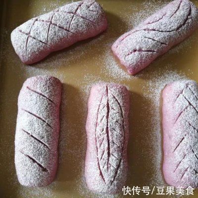 黄油|秒杀网红店的麻薯核桃软欧包，做法原来这么简单