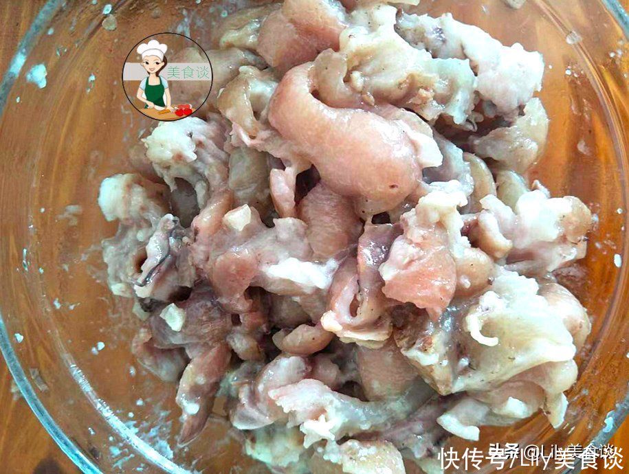 冰箱|夏天记得多买它吃，煮好放冰箱冷藏一夜，鲜滑爽口又营养，真香呀