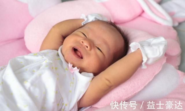 新生|宝宝睡醒后这几个表现,说明智商高,你家宝宝有吗