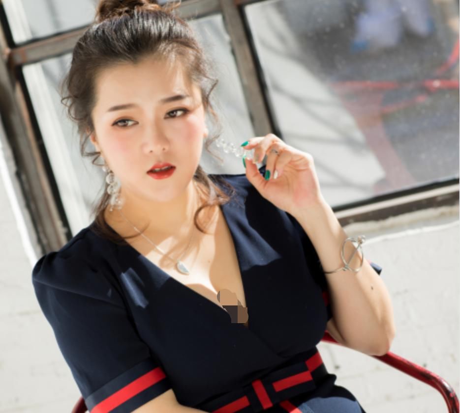 款游戏|因给肖战庆生，《楚乔传》配音丢了工作，斗罗大陆是否也会下架？