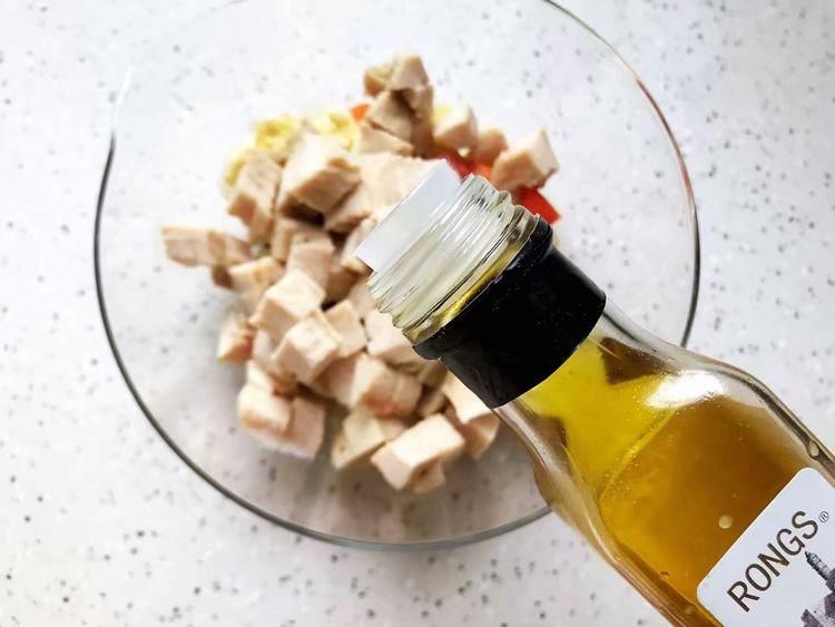 自制鸡胸肉果蔬沙拉,营养丰富还低脂,多吃也不担心长胖