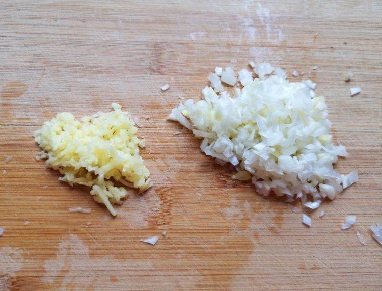 冬天吃饺子不要错过这个馅的,鲜香可口,咬一口就停不下来了