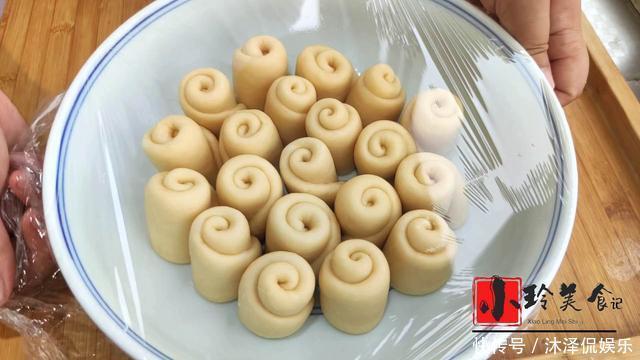 柔软|教你面包新做法,不用烤箱不用电饭煲,香甜柔软还拉丝,香极了