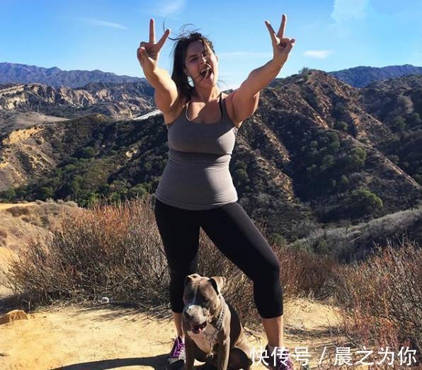 中国网友|英国175斤大码模特,珠圆玉润好身材,被中国网友称为“洋贵妃”