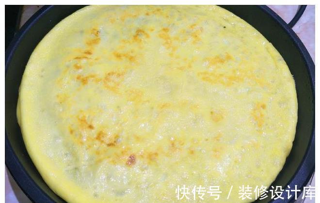 鸡蛋饼|入秋后，多用紫薯做早餐，软糯奶香，一口一个真香