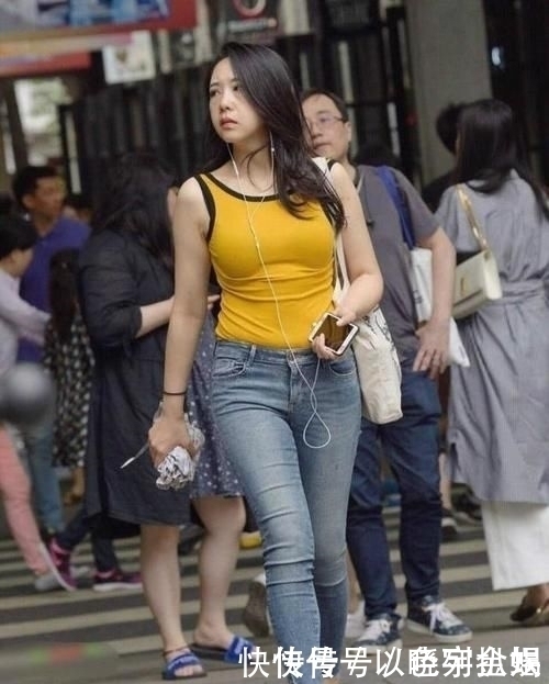 “小肚子”女士别乱穿,特别是这款裤子,“水桶腰”正等你呢