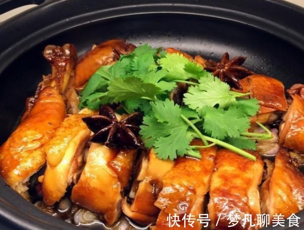 凤梨排骨|美食推荐黑木耳养颜汤、凤梨排骨、腊味饭、砂锅豉油鸡的做法