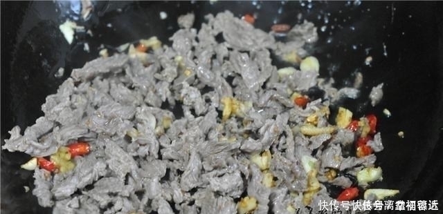 切法|炒牛肉,先用“它”泡一泡,随你怎么炒都不老,很多人还不知道!