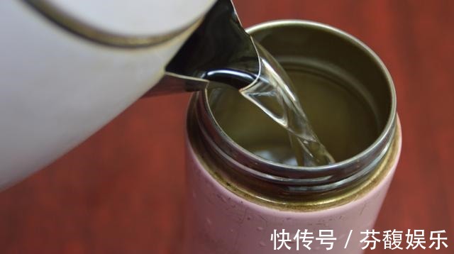 水煮鸡蛋，不用锅不用电，煮出的鸡蛋老嫩适中，真是高手再民间