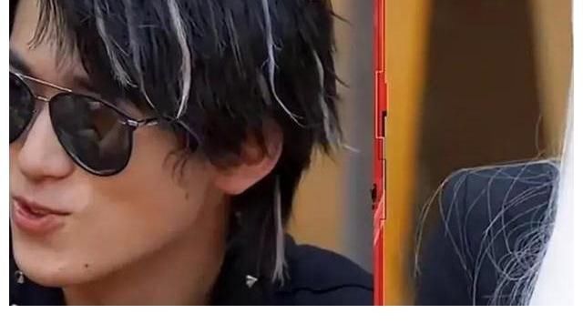 大型炫耀現(xiàn)場！黃子韜談愛情：不擔(dān)心情敵，我選的女人永遠(yuǎn)不會走