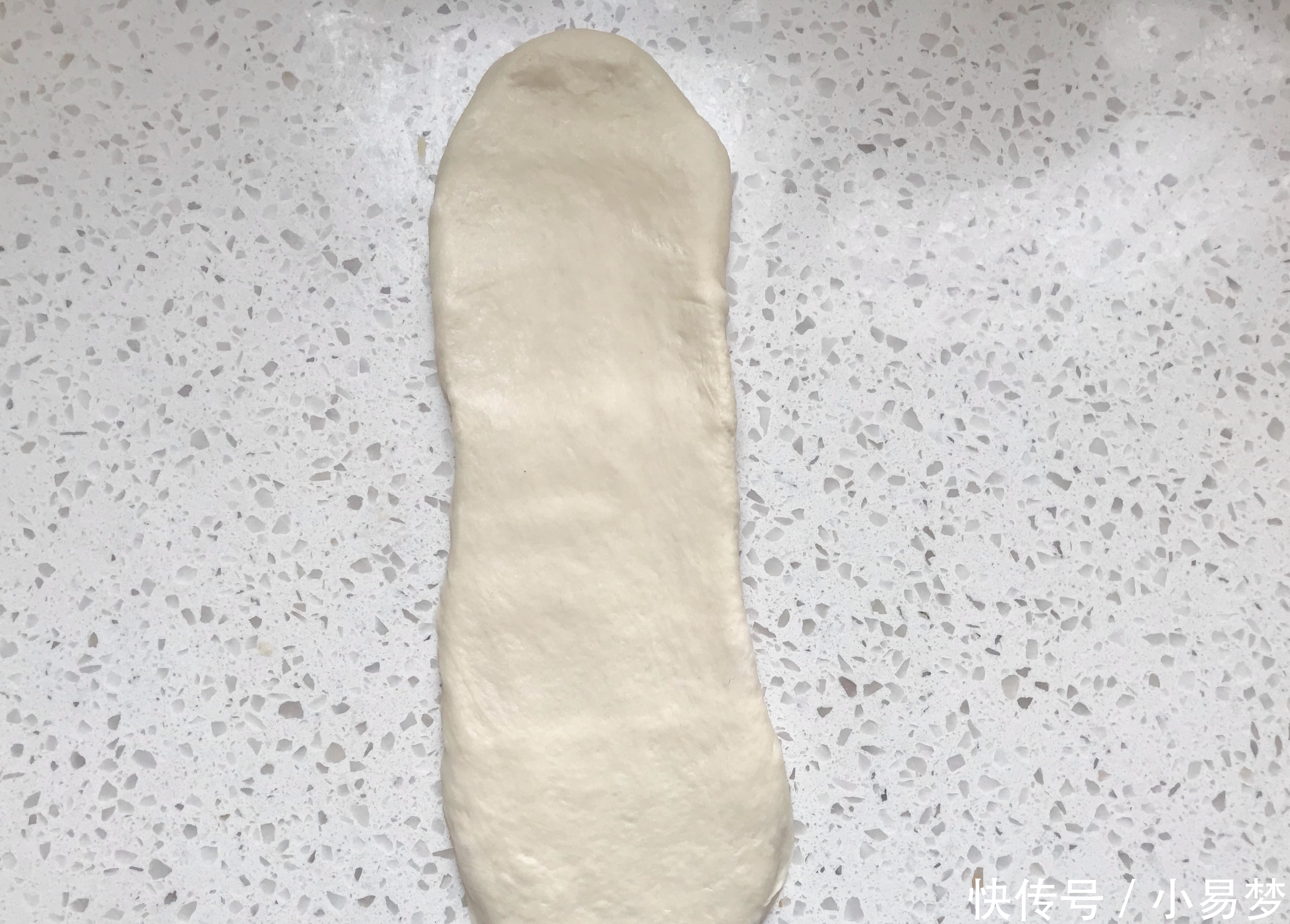 面粉别再蒸馒头了做成它,细腻柔软又拉丝,比馒头筋道比包子香