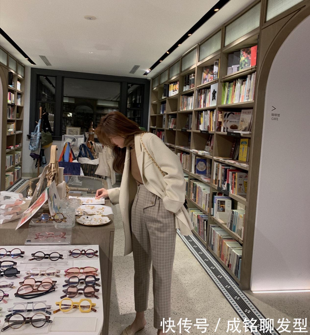 保暖|裤子的版型比颜色重要,冬季搭配认准这三款,保暖显瘦又时尚