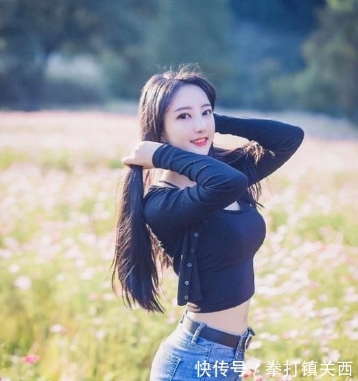 美女|凹凸紧致的瑜伽裤美女,大方得体的搭配风格也耐看,会更经典