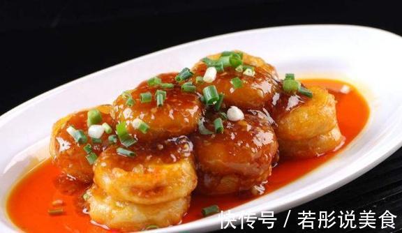 用茄子和鱼肉做出的鱼香茄饼，色泽鲜亮味道好极了