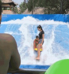 |搞笑GIF段子:这样的骑士小姐姐,我也想做她男朋友