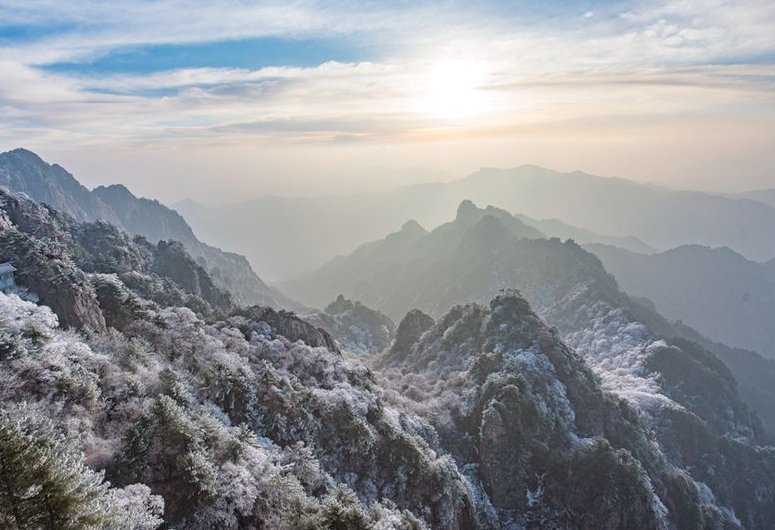 闻名|我国秦岭山脉最美的山峰，一山有四季十里不同天，因道家始祖闻名