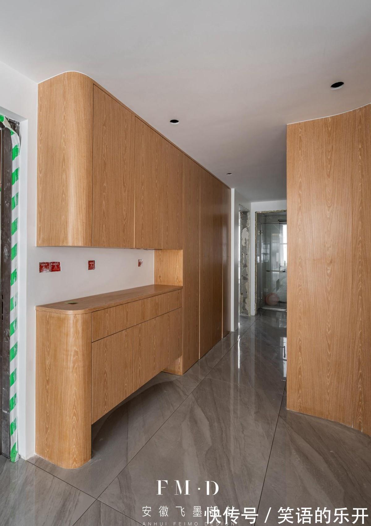 步入式|万科业主有远见,装3.1m柜子做步入式玄关+洗衣房,解决户型痛点