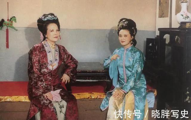 贾母!王熙凤当家有多难?婆婆刁钻、姑妈无情,妯娌之间也是面和心不和