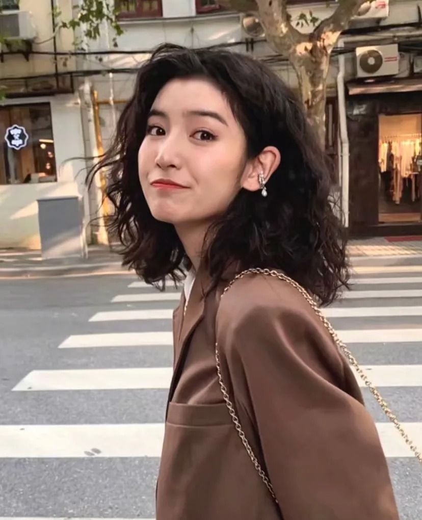 2021年这3款短发必火，照着剪美爆了