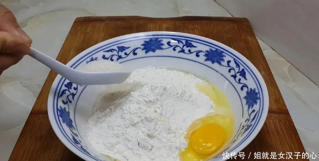 面团|爱吃烧饼的要收藏了,开水一烫,个个松软香甜,学会都能开店了